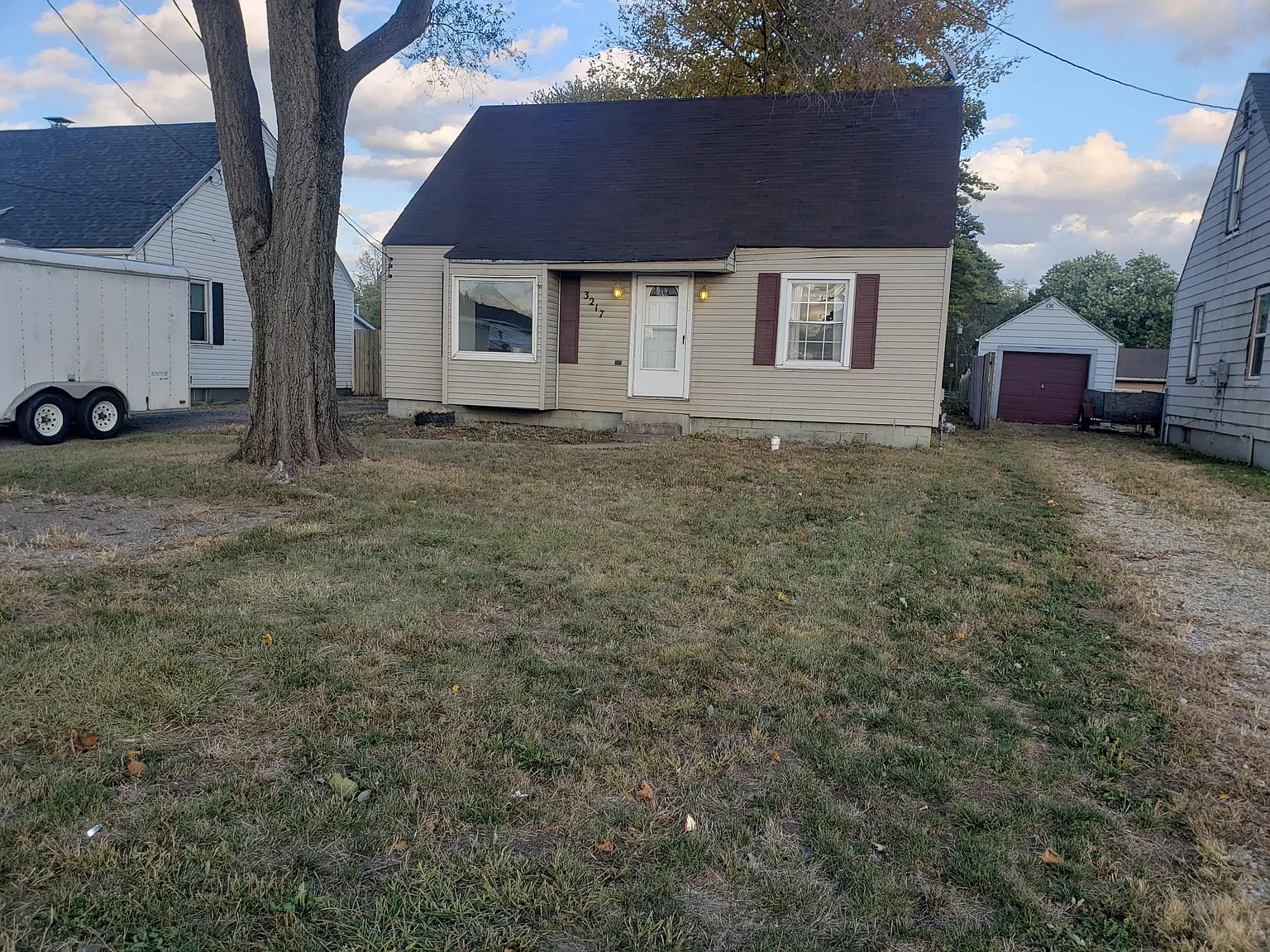 3217 Yankee Rd photo 1