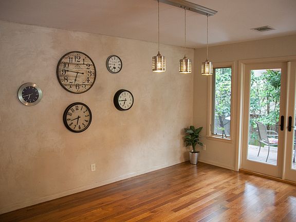 4th image of 8004 Hillrise Dr