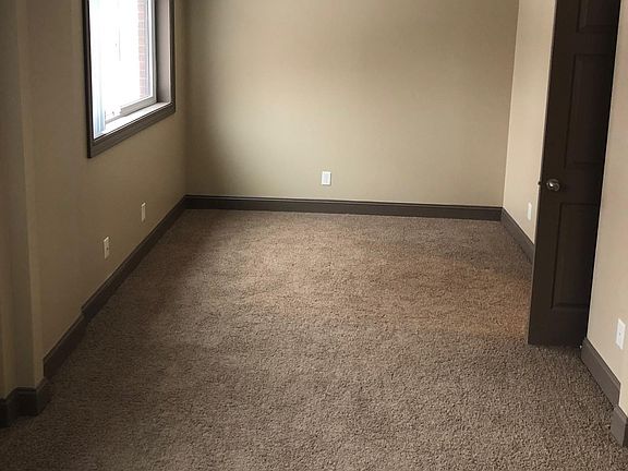 5th image of 1843 Knox St #11