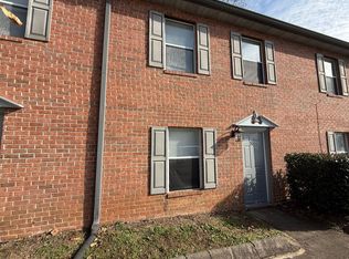 1105 W Parkway Ave APT 20, Knoxville, TN 37912