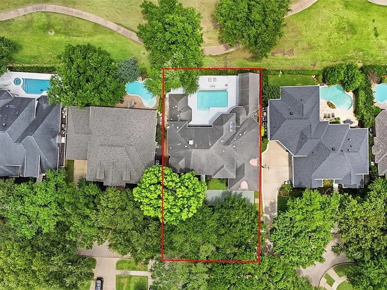 3315 Riviera Dr — Photo 41