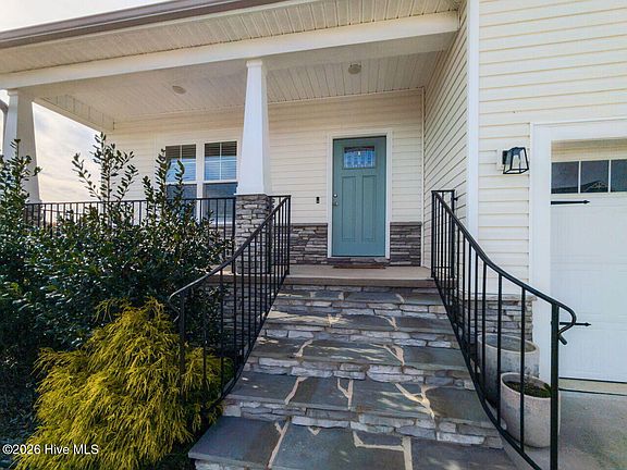 3rd image of 38 Muscadine Way