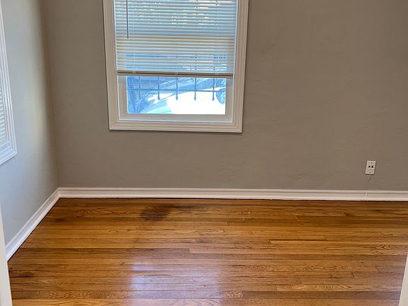 3rd image of 536 46th St #3