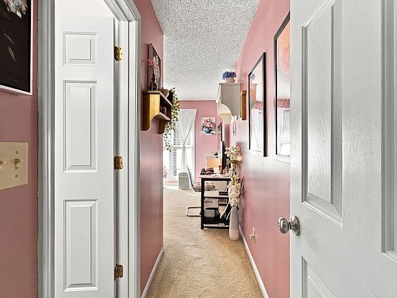 33rd image of 5005 Dogwood Cir