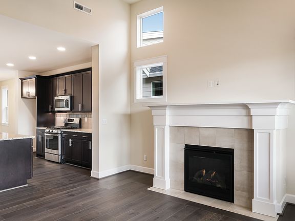 4th image of 3635 Oakwood St SE