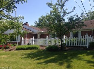 9320 Beechwood Dr, Brecksville, OH 44141