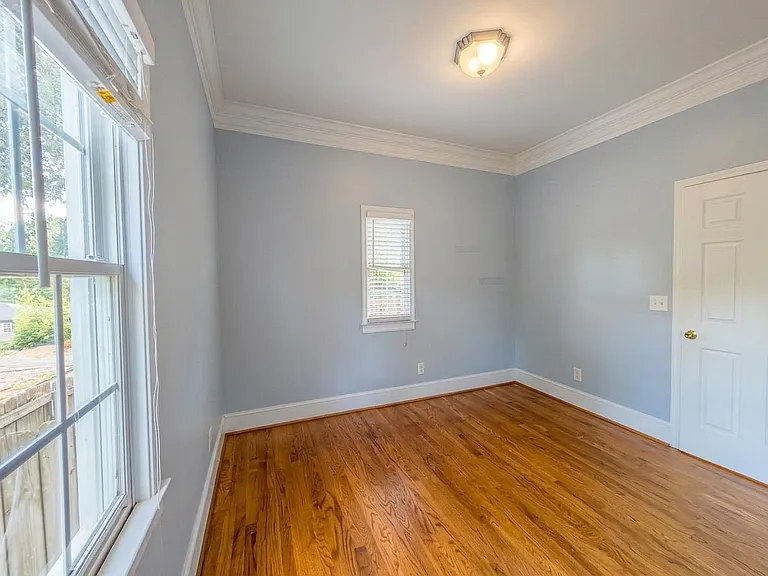 1045 Boulevard Dr SE — Photo 11