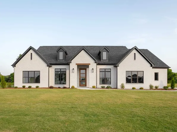 105 Ridge Pointe Dr, Sheffield, AL 35660