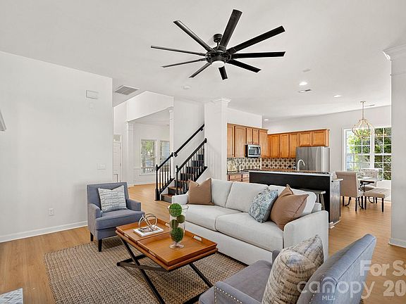 4th image of 17747 N Shore Cir