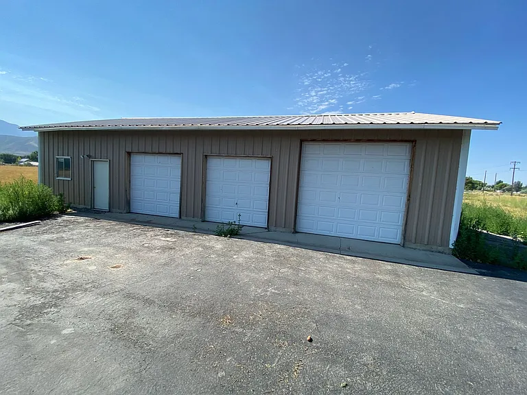 1235 S 1950 W — Photo 4