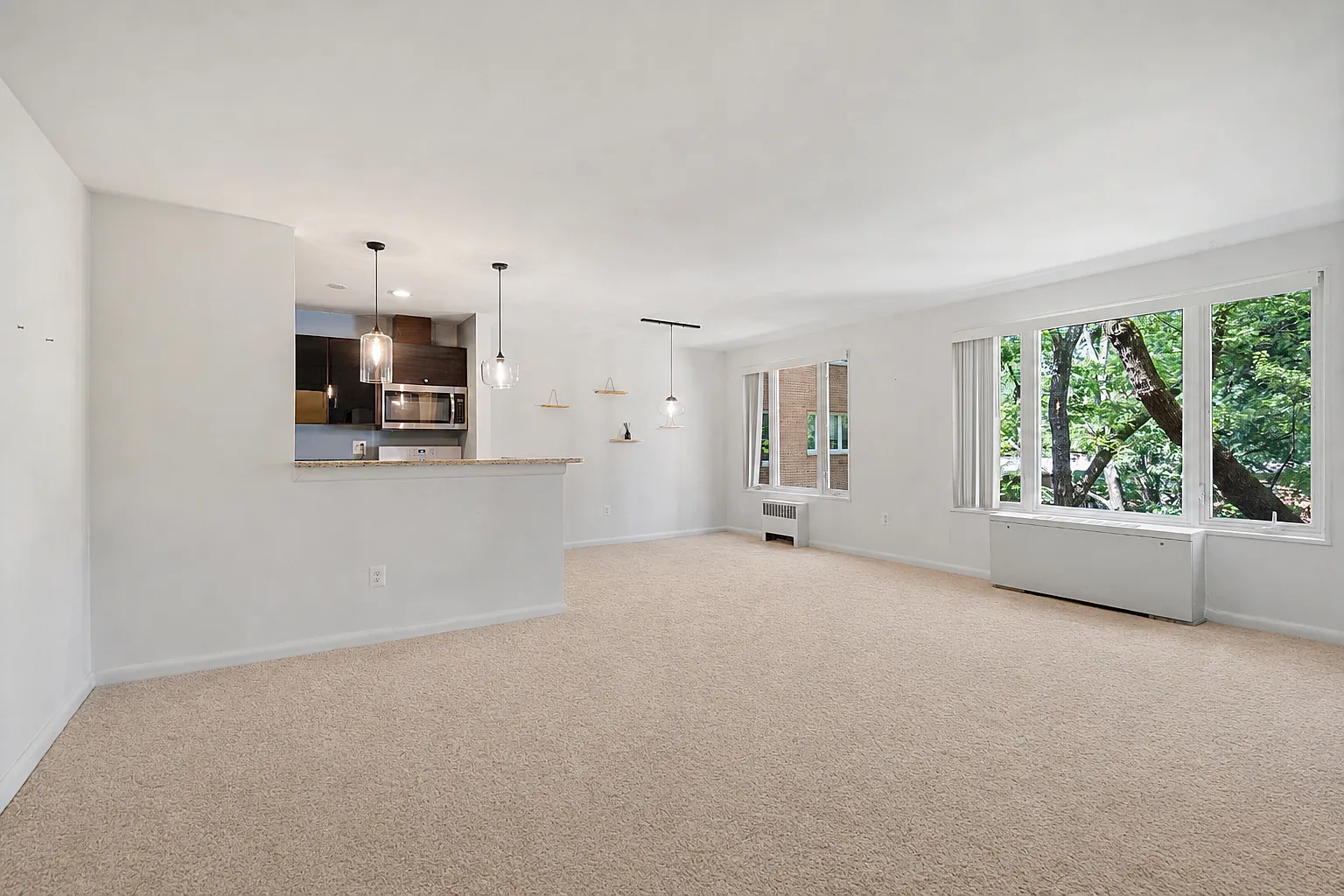 1 bed, 737 sqft, $1,895 — Photo 2