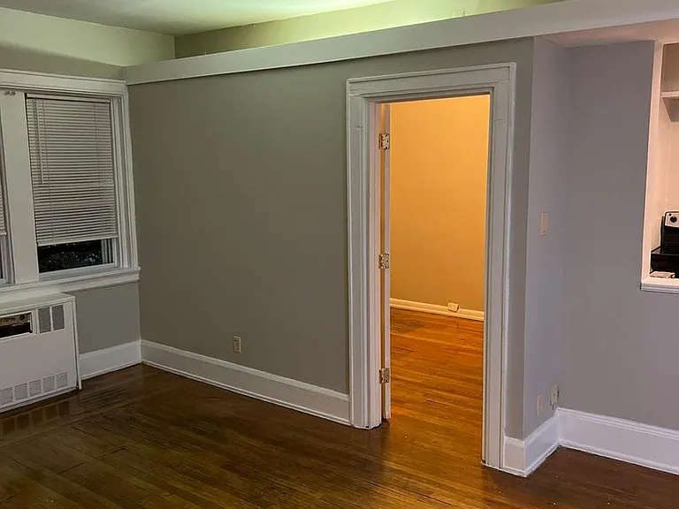 Historical Apartments l Oak St — Photo 6