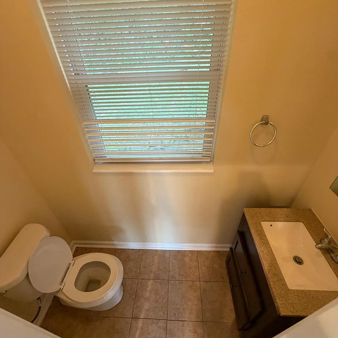 3 bed, 1.5 bath, 1719 sqft, $2,800 — Photo 3