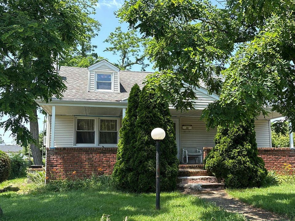 1st image of 79 Bennett Ave