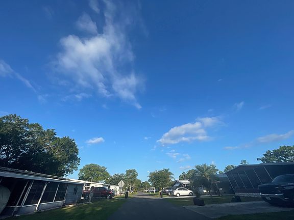 5th image of 146 Leisure World Dr N