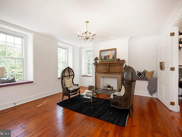 609 W Lincoln Hwy — Photo 16