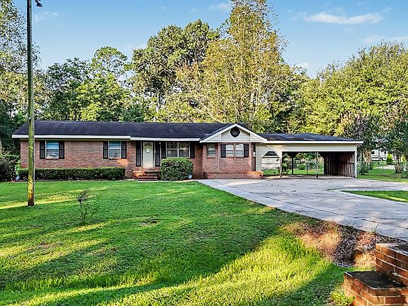 3rd image of 3211 Higgins Dr