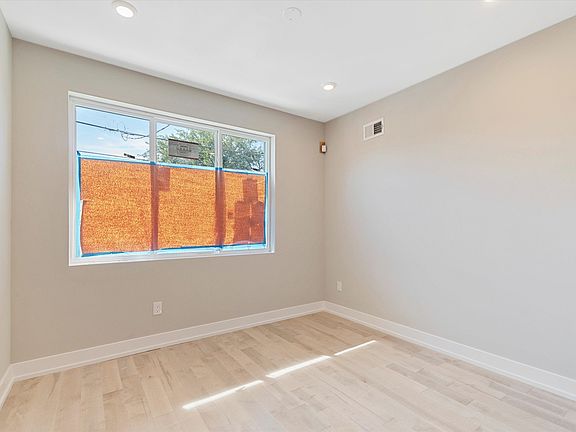 3rd image of 2021 N Randolph St Unit 1