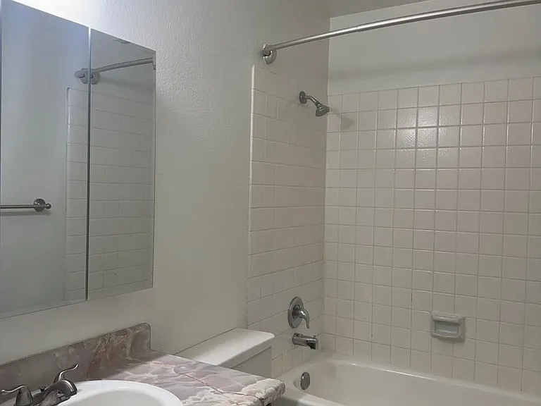 1841 E Long St #7 — Photo 9