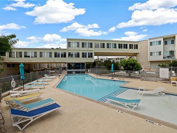 4th image of 604 N Bluff Dr Unit 151