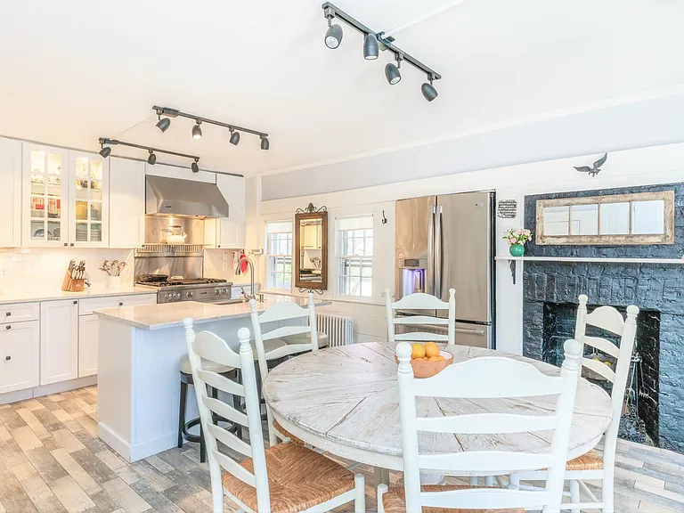 2214 Montauk Hwy — Photo 7