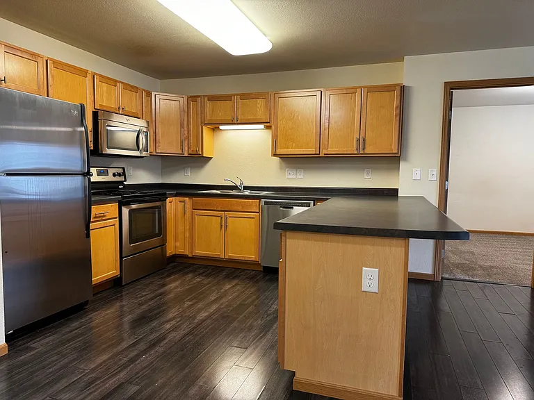West Lake II Apartments — Photo 7