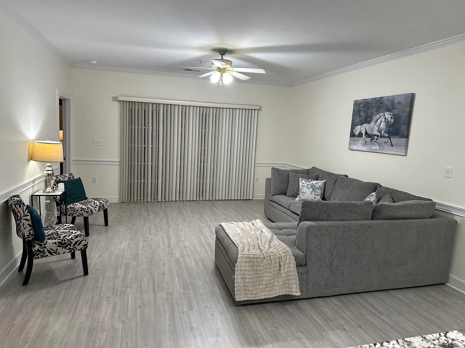 2 bed, 1016 sqft, $1,599 — Photo 4
