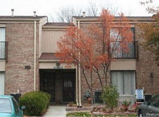 17947 University Park Dr, Livonia, MI 48152