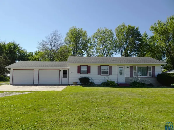 509 W 7th St, Sanborn, IA 51248
