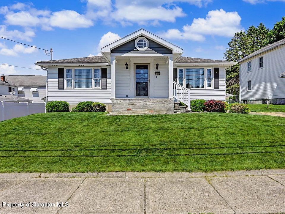 1st image of 805 Blakely St