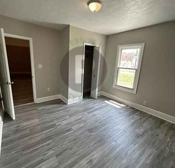 3204 W 73rd St — Photo 15