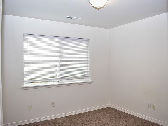 4th image of 5175 Mary St #517.5