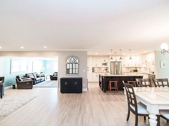 4th image of 2233 Kingfisher Ln #27