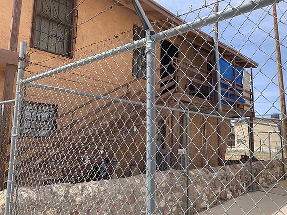 2nd image of 3909 Truman Ave