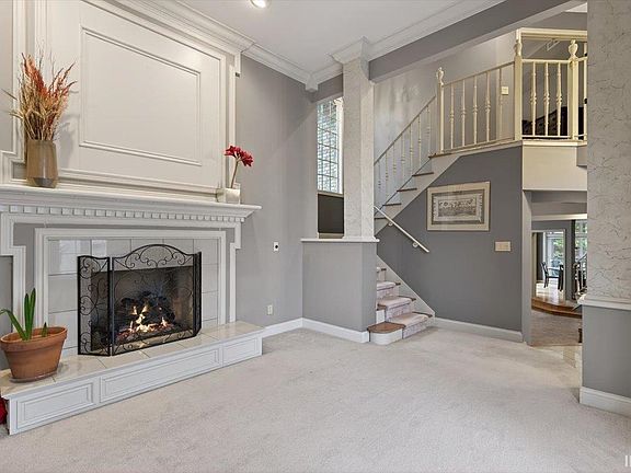 5th image of 3824 Sunnycroft Pl