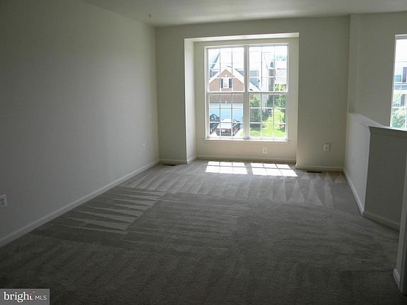 4th image of 46048 Saltmarsh Dr