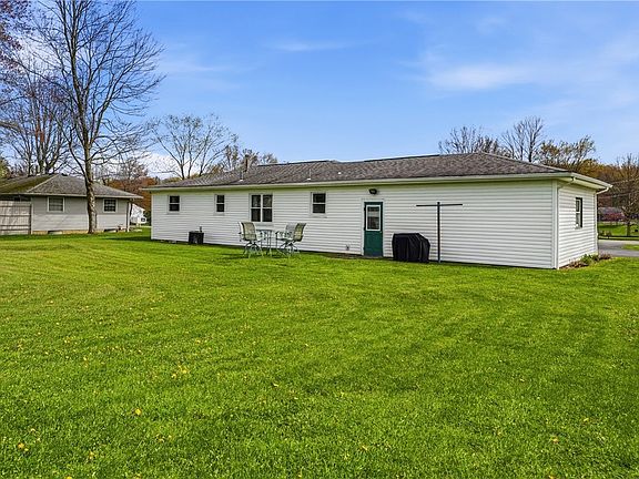 5th image of 745 Robertson Rd