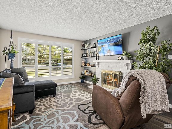 5th image of 848 Parkside Dr APT 6
