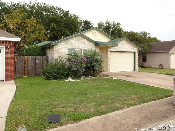 3rd image of 1651 Honeysuckle Ln