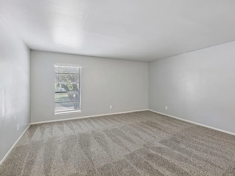 Premier Gardens Apartments — Photo 24