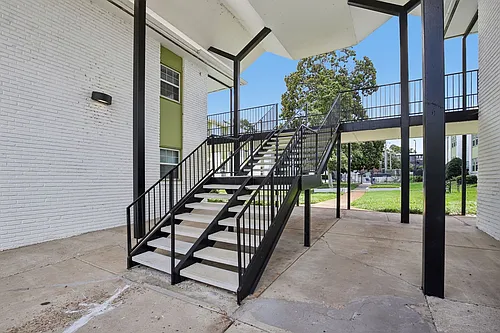 Chateau Apartments - Newly Renovated 1, 2 & 3-Bedrooms at 24th & Hillsboro Village Photo 1