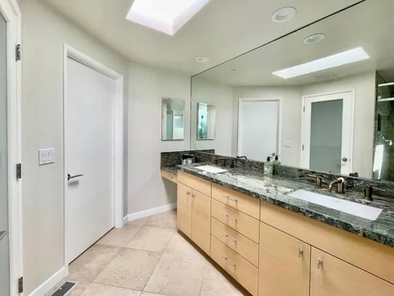 Ocean Dr — Photo 40