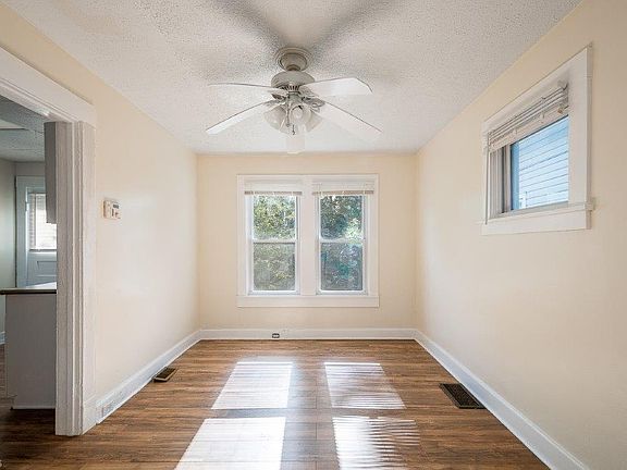 4th image of 2141 W 105th St