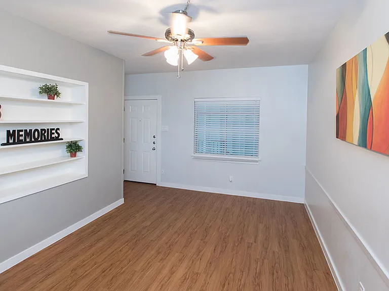 3008 Cedar St — Photo 6