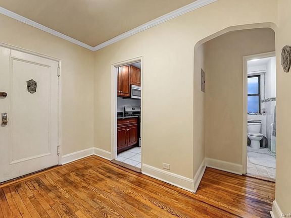 3rd image of 3875 Waldo Ave APT 6L