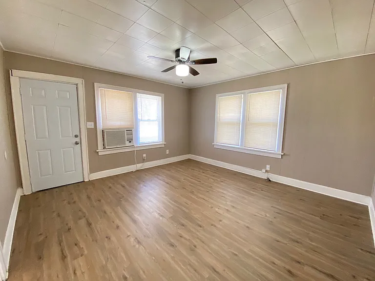1345 SW 27th St — Photo 6