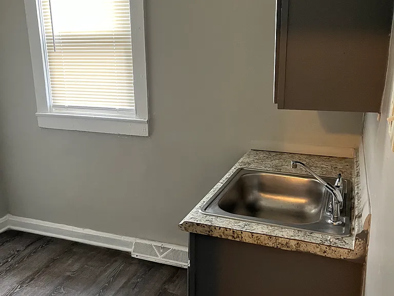 1216 S 15th St #1B — Photo 3
