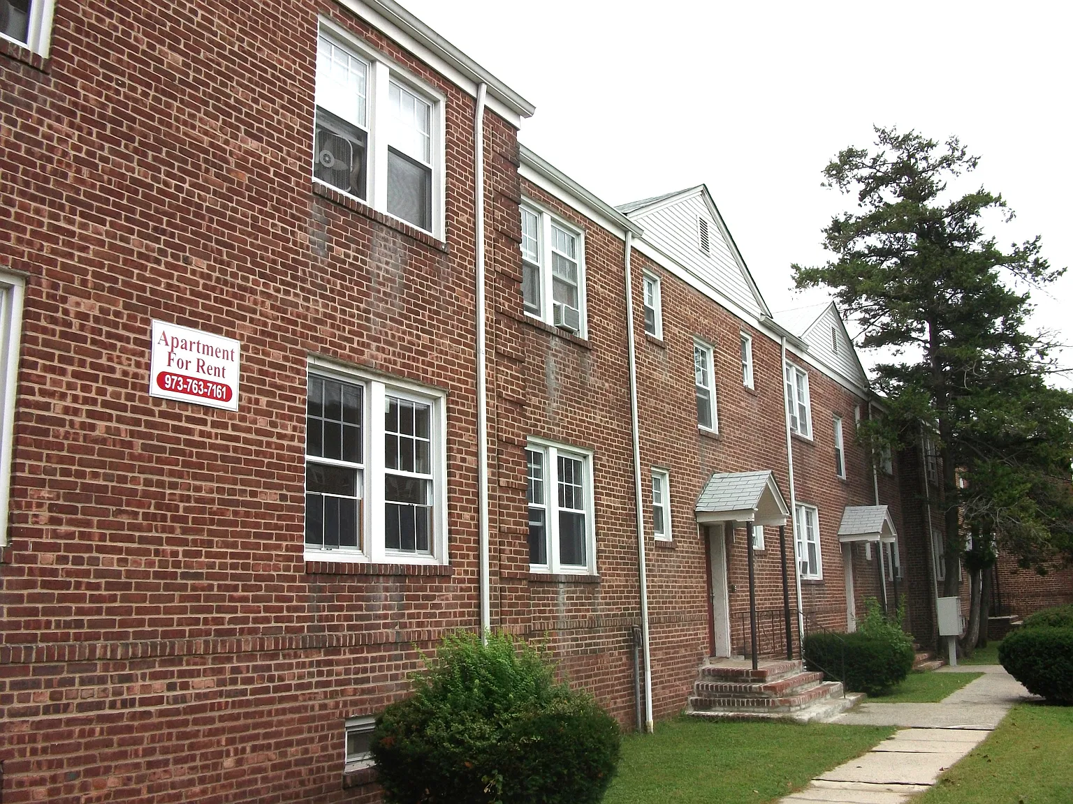 375 Stuvyesant Avenue — Photo 2