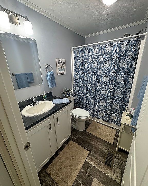 2nd image of 32 Dogwood St