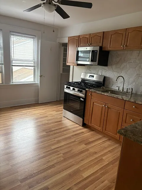 2 bed, $1,995 — Photo 2